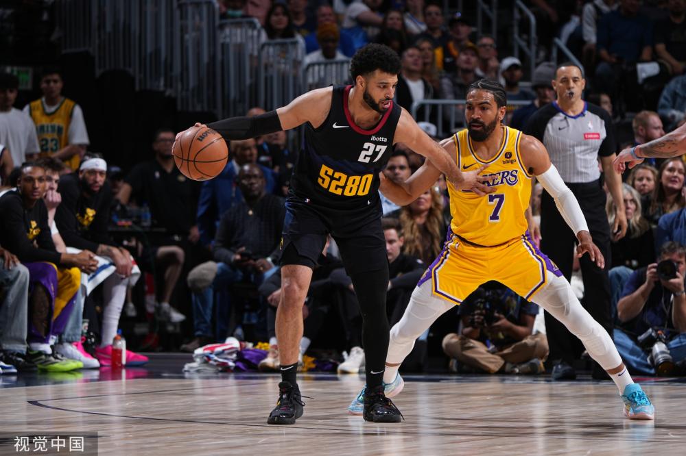 球迷奉献了 球迷奉献了